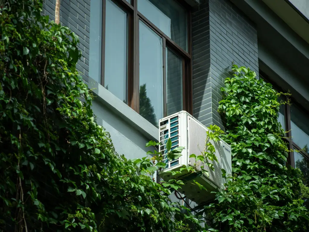 宁邦汽车服务解析冬季车辆养护的关键技术要点